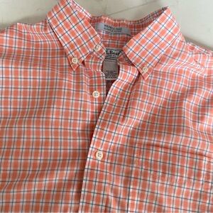 Mens LL Bean button down wrinkle free excellent condition medium